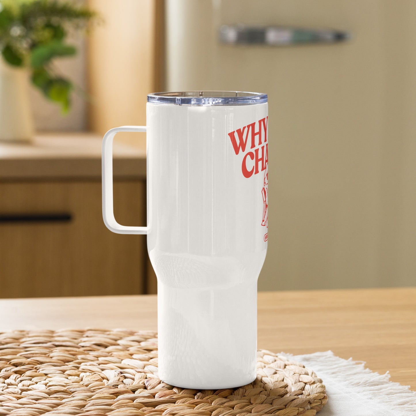 Travel mug with a handle